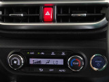 車内を快適に、オートエアコンを装備しています。