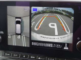 【アラウンドビューモニター&バックモニター】クルマを真上から見下ろしているかのような映像が表示され、周囲の状況がひと目で把握できるので、安心してスマートに駐車できます。駐車が苦手な方にオススメです!