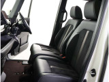 高いホールド性で運転姿勢が安定します。長距離ドライブでも疲れにくいのが魅力です。快適なドライビングライフをお送りください♪