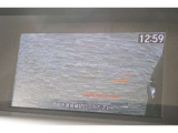 サイドカメラ搭載!車両の左側面のカメラを使用して、左の後方視界の映像を車内の画面に表示することができます。