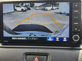 駐車時の安全確認をサポートするバックカメラも使用できます。