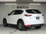 車両本体価格に点検整備費用が含まれています。当社基準および保安基準に合わせ、要交換、修理と判断された部品は当社負担にて整備させていただきます。追加整備費用はかかりませんのでご安心ください。
