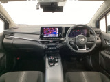 【前方視界】開放的な前方視界!運転がしやすく疲れにくいです♪窓が大きく、見通しがとっても良いおクルマですよ♪