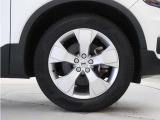 5スポーク7.5J&times;18インチシルバーアルミホイール。衝突回避・被害軽減ブレーキシステムやパイロット・アシストなど、数多くの先進安全・運転支援機能を標準装備。