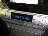 左右独立温度コントロールフルオートエアコンです。運転席、助手席それぞれで独立して温度設定ができます。冷え性の方が乗っても安心ですね♪