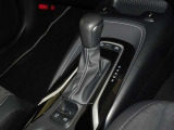 電動パーキングブレーキ・ブレーキホールドを装備してます。ホールド機能は信号待ちが多い一般道で疲労軽減になり、大好評です!