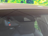 【プリクラッシュセーフティ】前方の車両等を検知し、衝突しそうな時は警報で注意を促し、ブレーキを踏む力をサポート。ブレーキを踏めなかった場合は衝突被害軽減ブレーキが作動、衝突回避をサポートします。