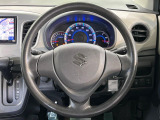インテリアに合わせたデザインのステアリングは、運転される方のことも考え、運転しやすい形状、大きさです。是非一度、実際に触ってお確かめください。