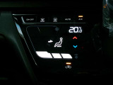 オートエアコンで車内はいつも快適 設定温度で風向きや風量を調節してくれます