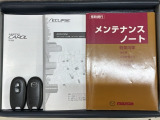 スマートキーは鍵をバッグに入れたままでもドアロックの開閉やエンジンのON・OFFができます。夜間や雨の日も鍵を探さなくて良いので便利です。