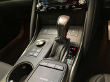 運転操作しやすい位置にあるシフトレバー