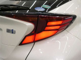 LEDテールライトです。省電力、高輝度のLEDは明るく照らすので夜間運転時の視認性を高めます。スタイリッシュな見た目で細かいところもこだわりたいあなたに!