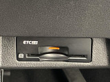 【ETC2.0(DSRC)】ETCカードを挿入すれば料金所はノンストップで通過できます。ETC限定の割引や、高速道路の情報提供サービスを利用できます。