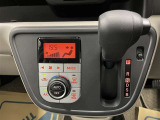 オートエアコン♪お好みの温度に設定するだけで車内を快適空間にしてくれますよ♪