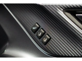 運転席のシートポジションメモリー機能は、登録済みの運転者と交代しても、シートポジションの変更の手間がかかりません。