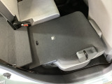リアシートは簡単に倒すことができるので、ラゲッジルームも広がります。