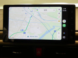 【スマホ連携マップ】スマートフォンと連携して地図アプリを画面に表示。初めて走る道でも、しっかりと目的地まで案内してくれます。