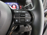 Hondaセンシングの機能のひとつ、アダプティブクルーズコントロール付!アクセルから足を離しても設定したスピードと前車との車間を保ち走行してくれます!車線維持もアシスト☆高速道路で疲労軽減ですね☆