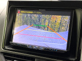 【バックカメラ】駐車時に後方がリアルタイム映像で確認できます。大型商業施設や立体駐車場での駐車時や、夜間のバック時に大活躍!運転スキルに関わらず、今や必須となった装備のひとつです!