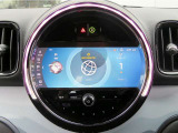 ◆iDriveを装備。操作系統をディスプレイから独立させることで、人間工学に基づいた最適な運転環境を実現しております。◆