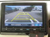 車庫入れ・駐車を安心サポート!バックカメラ装備です。