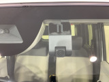 【ホンダセンシング】 「ミリ波レーダー」と「単眼カメラ」の異なる特性を持つ2つのセンサーなどにより、安心・快適な運転を支援します。ドライブレコーダー付きで、万が一の場合でも安心です。