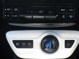 オートエアコンなので車内の温度を簡単に調整できます!電子制御シフトを採用しています!