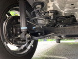 お車を安心してお乗りいただく為には、足回りの定期点検が欠かせません。サービスサポート(有償保証)では無料点検もご提供しており、安心のカーライフをお過ごしいただけるサポート体制が整っています。