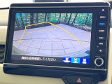 【バックカメラ】駐車時に後方がリアルタイム映像で確認できます。大型商業施設や立体駐車場での駐車時や、夜間のバック時に大活躍!運転スキルに関わらず、今や必須となった装備のひとつです!