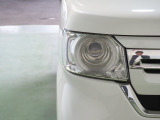 LEDヘッドライトは、点灯の瞬間から光量を発揮し、突然暗くなるトンネルなどでの安定感を高めます。