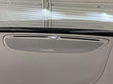 【harman kardon】ハーマンカードンのHi-Fiスペシャリストと共に、モデル別に開発・設計された専用チューニングが臨場感溢れる音響空間を実現しています。