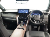 オシャレなインテリアで運転する気分も盛り上がりますよね^^