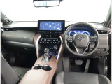 オシャレなインテリアで運転する気分も盛り上がりますよね^^