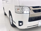 フォグランプ装着車です。暗い夜道の車両前方を明るく照らします