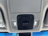 LEDフロントパーソナルランプ装備。