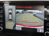 「パノラミックビューモニター」でクルマを真上から見るように周囲を確認でき、駐車の際に大活躍☆
