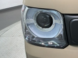 LEDヘッドライトは、点灯の瞬間から最大光量を発揮し、突然暗くなるトンネルなどでの安定感を高めます。