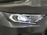 LEDヘッドライトです。デザイン性がよくとても明るいので、夜間の走行や悪天候でも安心です。しかも長寿命!