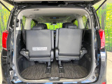 普段のお買い物や通勤、送迎等に十分な荷室スペースを確保しております。セカンドシートを倒すと、大きな荷物の積載も可能です♪