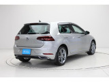 Golfと言えば太いCピラーが特徴的です。LEDテールランプはダイナミックターンインジケーター付き(流れるウィンカー)。