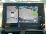 【アラウンドビューモニター】周囲を見渡せる映像で、スムースな駐車をサポートします