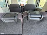トランク側からも後席のスライドができます☆荷物が多い時などは前にシートをスライドすれば、トランクルームを広々お使いいただけます♪