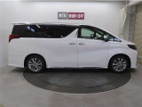 納車前にしっかり点検してお渡ししております。全店舗サービス工場も併設しております。納車後も安心してお任せ下さい。
