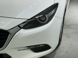 LEDヘッドライトは、点灯の瞬間から最大光量を発揮し、突然暗くなるトンネルなどでの安定感を高めます。