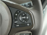 ◆アダプティブクルーズコントロール◆予め設定した車速内でクルマが自動的に加減速。前走車との適切な車間距離を維持しながら追従走行します。【LKAS】車線維持支援システムでステアリング操作を支援。