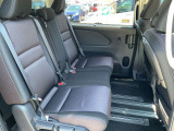 後席シートも広々としており、ドライブ等遠出をした際にも、車内でゆったりとお寛ぎいただけます。
