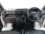 見通しのよいすっきりとした視界で、誰でも運転しやすいです。運転のしやすさは疲れにくさにも繋がりますよ♪