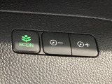 ★ECONスイッチ★ エコドライブを加速しよう!スイッチをONにすると、運転の仕方によるロスを抑え込み燃費をよくするようクルマが頑張ります(*^ー^*)燃費向上にチャレンジ♪