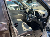 運転席まわりは、使用感も少なく良好な状態です。