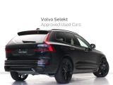 全体を引き締めるブラックのコーディネートが際立つ、ミッドサイズSUV、XC60。特別仕様車のBlack Editionです。